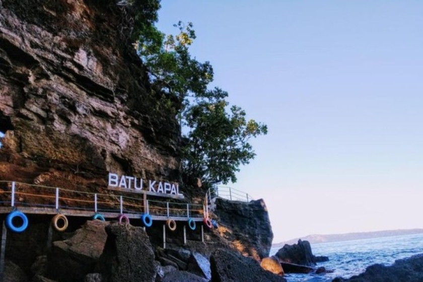 Batu Kapal, Pantai Unik nan Eksotik Pelitabaru Pelitabaru